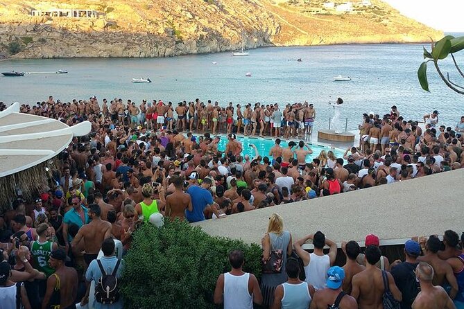 4 Hour Day Party at Beach Clubs in Mykonos - Ideal for Celebrations and Socializing