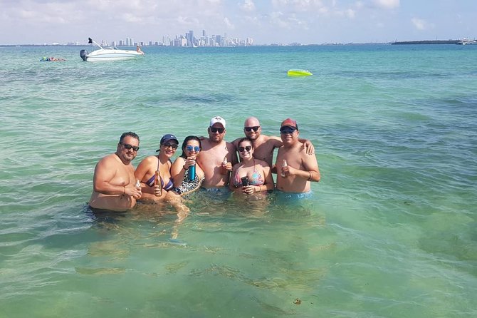42 Ft Private Yacht Miami, Rent for 2 Our 4 Hours, for 12 People - Sum Up