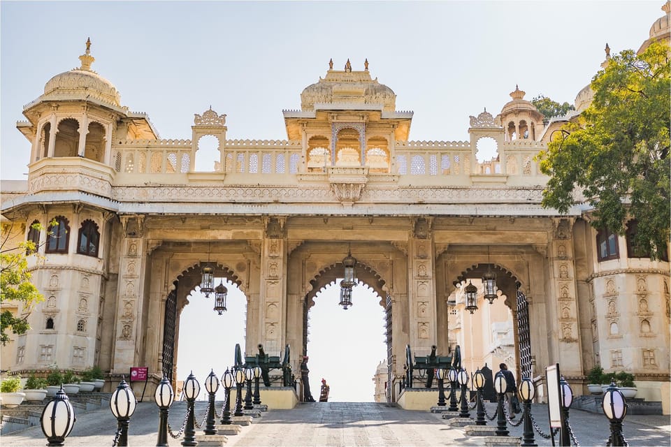 6 Days Jaisalmer Jodhpur & Udaipur Tour - Ranakpur Jain Temple