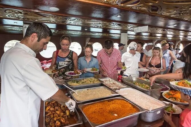 Alanya Pirate Boat Tour With Lunch, Soft Drinks & Transfer - Lunch and Refreshments