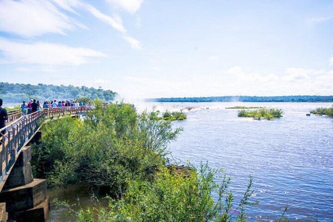 Argentine and Brazil Falls Private Tour With Fast-Track Tickets - What to Expect on the Tour