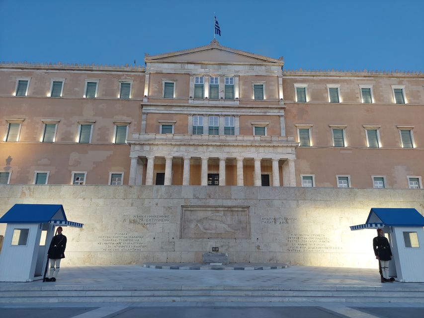 Athens: City Highlights Nighttime Walking Tour in Spanish - Satisfaction With the Tour