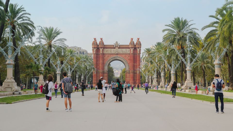 Barcelona: 3-Hour Bike Tour With a Local Guide - Accessibility