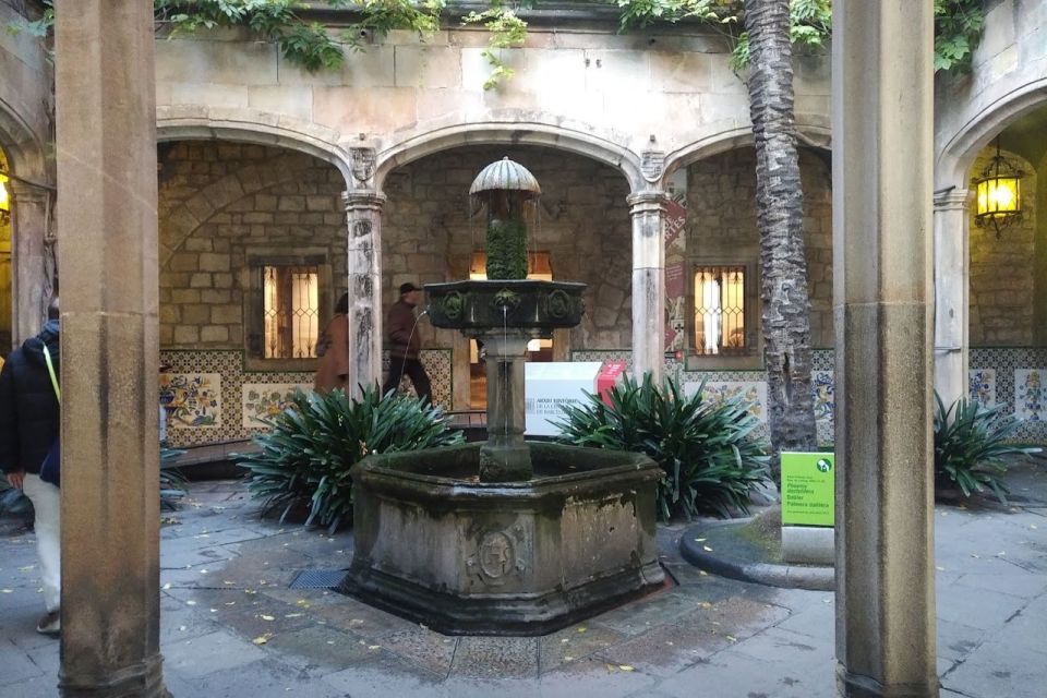 Barcelona: Gothic Quarter Walking Tour With Optional Pintxos - Pricing and Duration