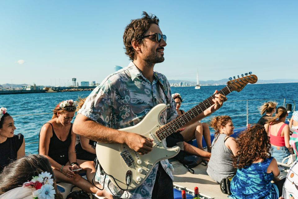 Barcelona: Sunset Catamaran Cruise With Live Music - Relax and Capture the Sunset