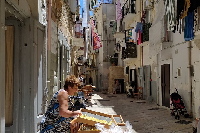 Bari Walk Through History - Cultural Insights