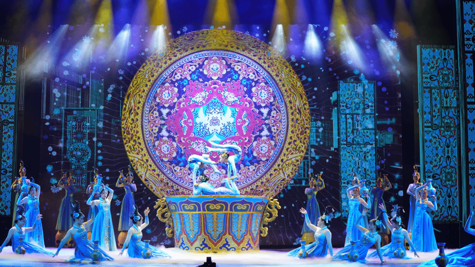 Beijing: Red Theatre Acrobatics Show Viewing Chinese Culture - Frequently Asked Questions