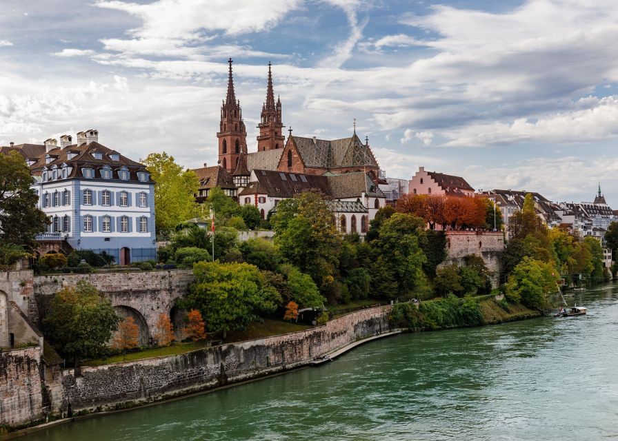 Bern: Self-Guided Audio Tour - Taking in Architectural Wonders