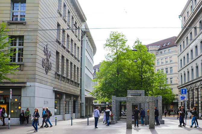 Best Intro Tour of Zurich With a Local - Tips for an Enjoyable Experience