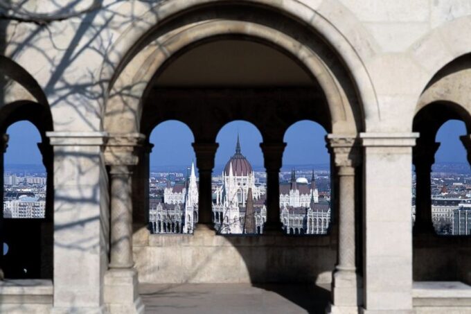 Budapest: 3-Hour Grand City Tour and Castle Walk - Booking and Cancellation Policy