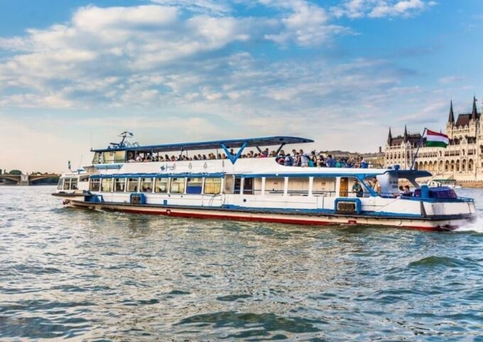 Budapest: 4-Hour Guided Bus Tour With River Cruise - Accessibility Considerations