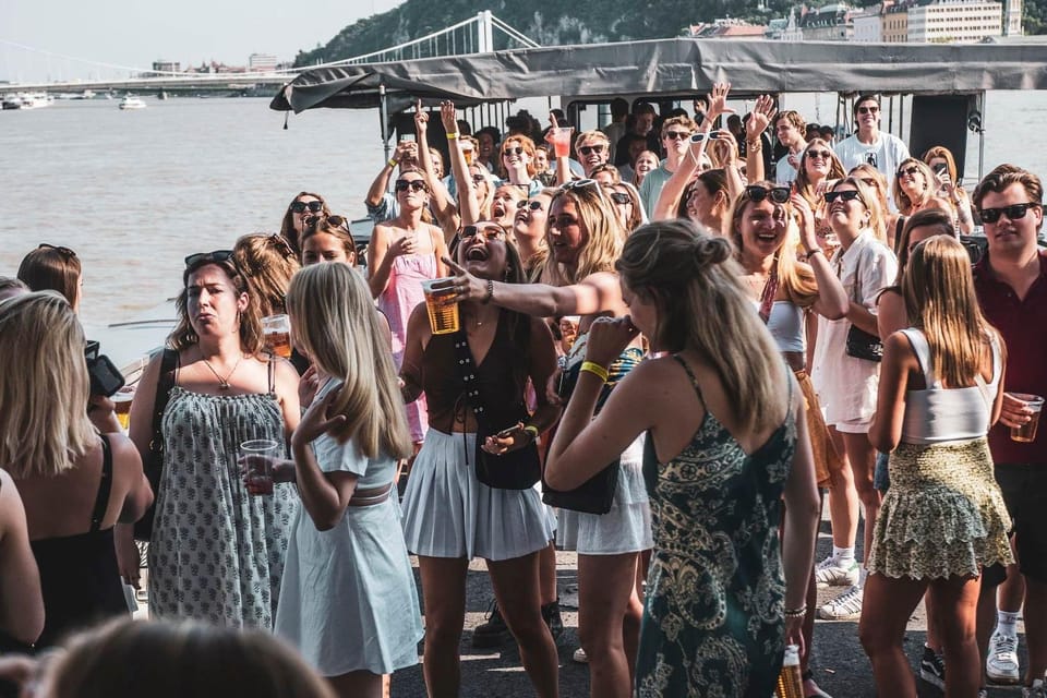 Budapest: Boat Party With Option of Unlimited Drinks - Customer Reviews and Ratings