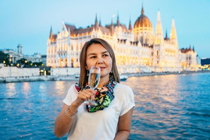Budapest: Sightseeing Cruise on the Danube - Best Times to Cruise
