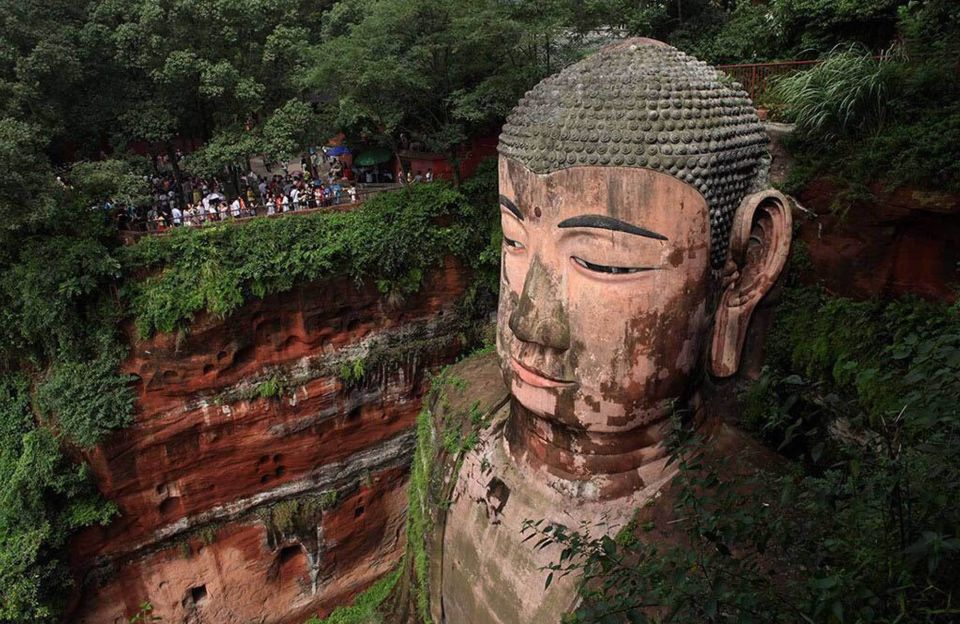 Chengdu Private Tour of Leshan Buddha and Panda Base - Tour Duration and Price