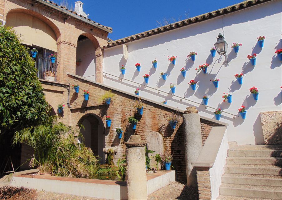 Córdoba: Alcázar and Jewish Quarter 2-Hour Guided Tour - Meeting Point Details