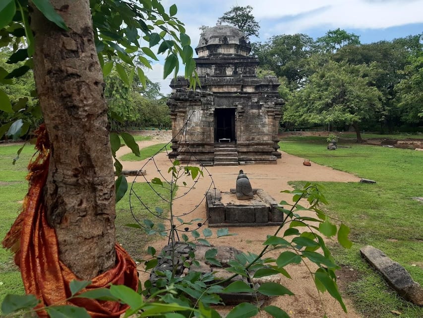 Dambulla & Polonnaruwa: All Inclusive Tour From Kandy - Exploring Polonnaruwas Ruins