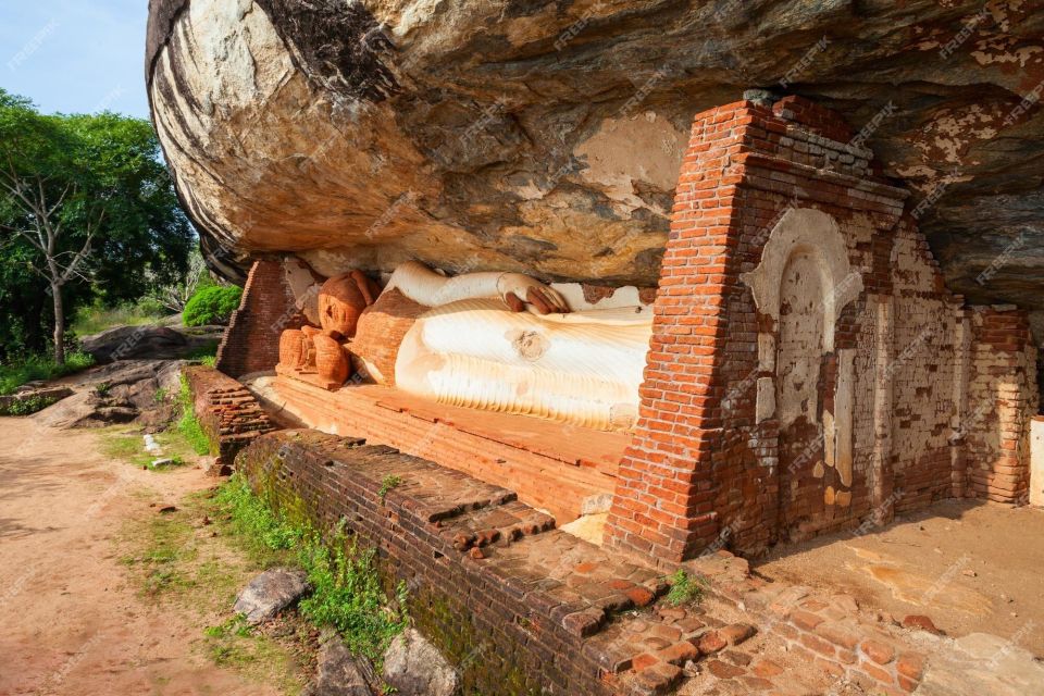 Day Trips From Kandy to Sigiriya With Village Experiences - Dambulla Cave Temple