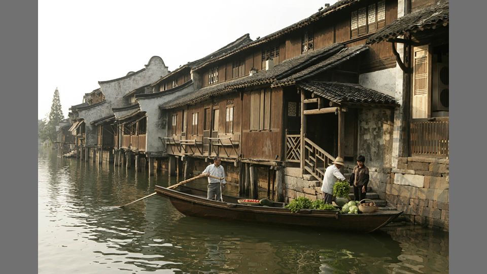 Delve Into Wuzhen Water Town: Private Tour From Shanghai - Capturing Memorable Moments