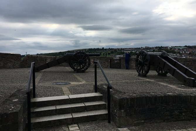 Derrie Danders: Highlights of the Walled City a Self-Guided Audio Tour - Getting There
