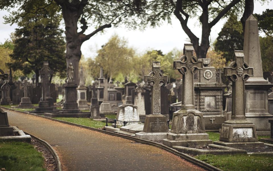 Dublin Glasnevin National Cemetery Audio Tour With Transfers - What to Expect