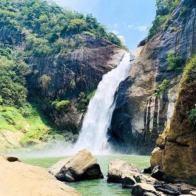 Ella :- Private TukTuk Transfer to Dunhinda Waterfalls - Preparing for the Tour