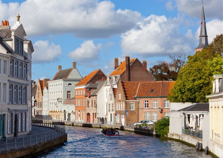 Experience the Best of Bruges on Private Tour With Boat Ride - What to Expect on the Tour