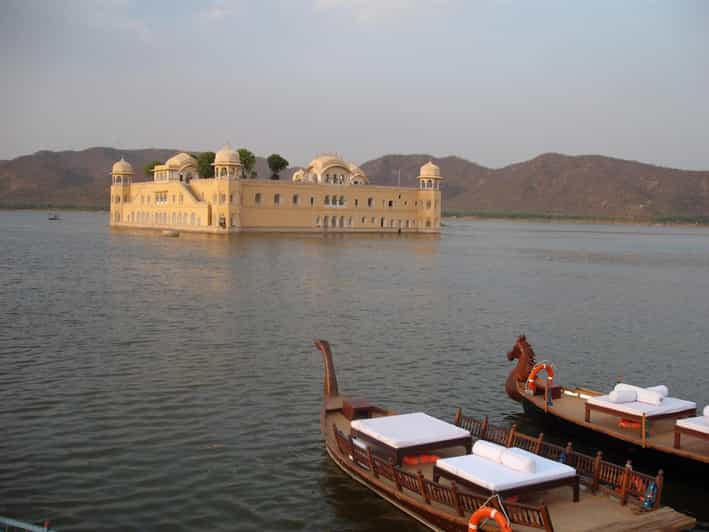 From Delhi: Private 2Day Agra, Jaipur & Fatehpur Sikri Tour - Immerse in Jaipurs Grandeur