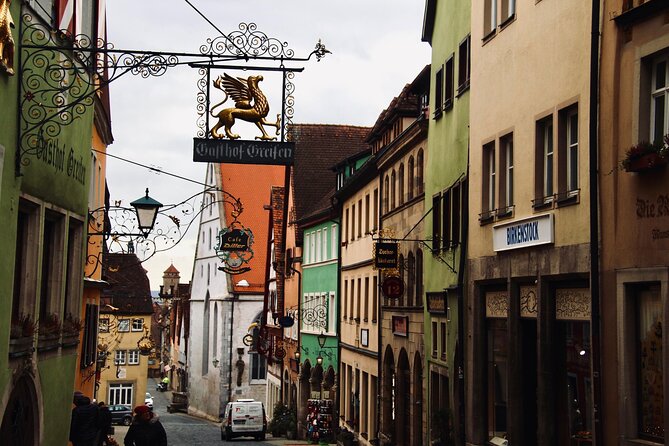 From Frankfurt: Heidelberg & Rothenburg Daytour - Group Interaction