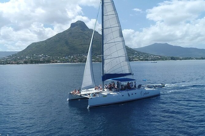 Full Day Catamaran Cruise on Shared Basis to Bénitiers Island - Tips for Your Cruise