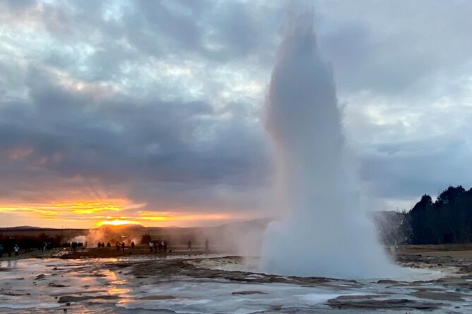 Full Day Golden Circle - Guided Tour - Operator and Availability