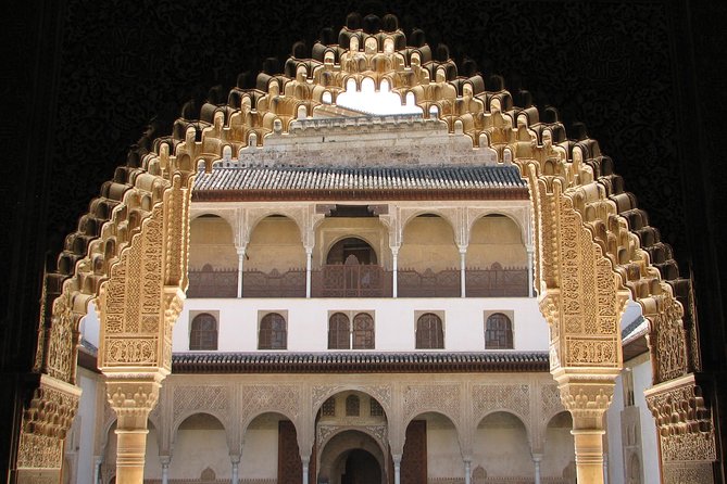Full Day to Alhambra Palace and Generalife Gardens Direct From Malaga - What to Bring and Know