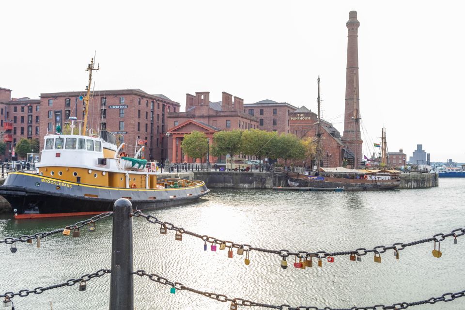 History Guided Tour of Liverpool and the Beatles - The Three Graces Photographic Opportunity