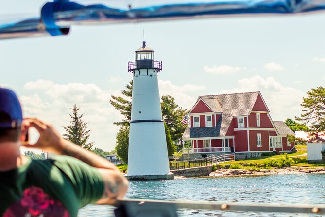 Islands, Lighthouses, and Castle Tour on the St. Lawrence River - Accessibility Features