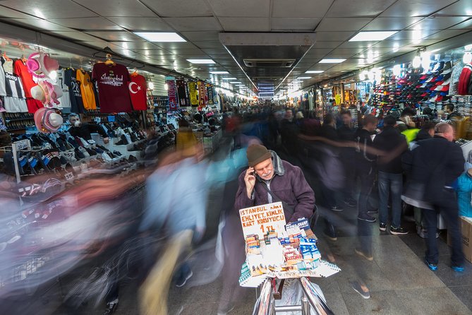 Istanbul Street Photo Tour - Local Perspectives