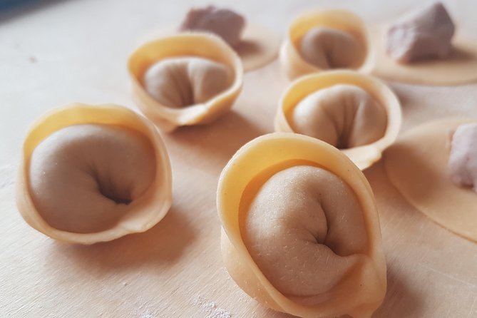Italian Cocktail + Art of Making Pasta Cooking Class In Unique Milan Location - Exceptional Customer Feedback
