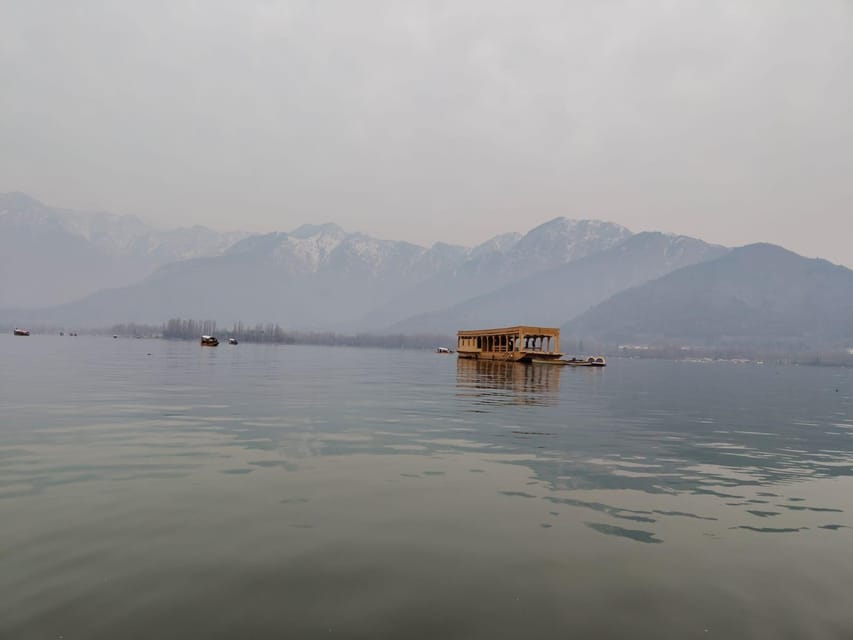 Kashmir Escapade: 6 Days of Enchanting Beauty" - Accommodation and Transportation