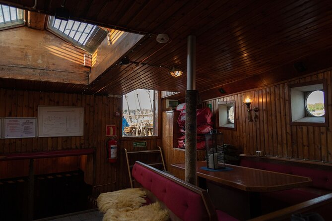 Live Music Cruise With Shrimp Buffet Review - Scenic Views and Entertainment