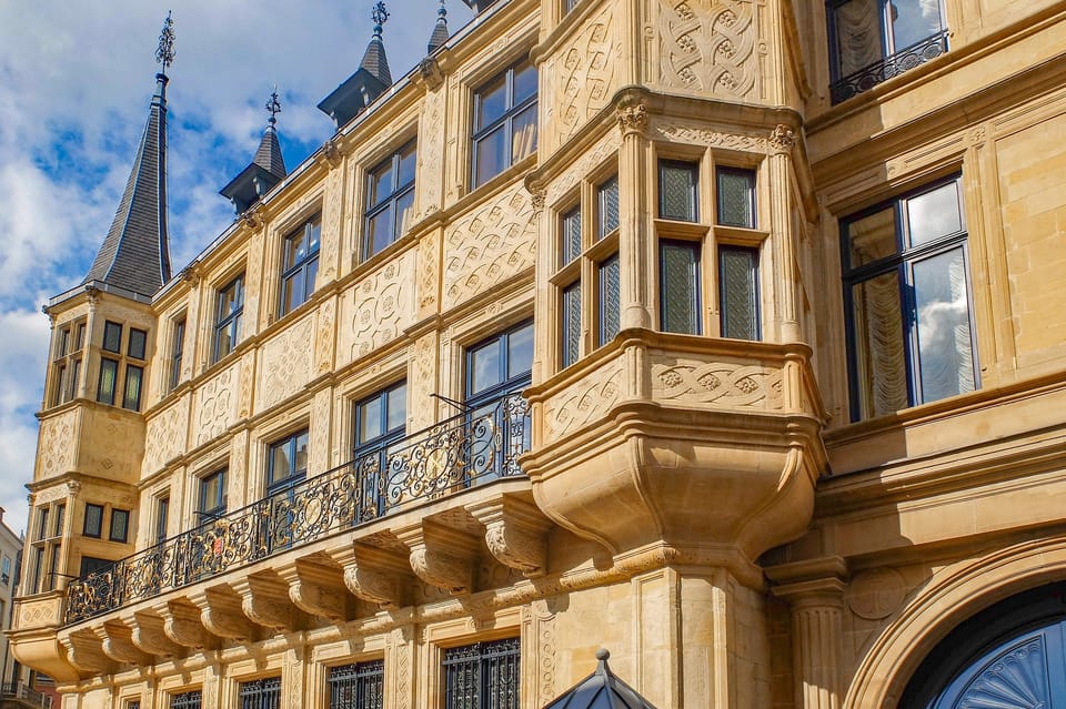 Luxembourg: Guided City Walking Tour With Wine Tastings - Customer Feedback and Ratings