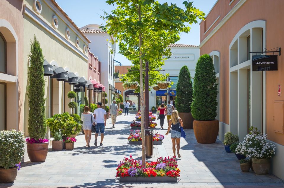 Mallorca: Fashion Outlet Shopping Excursion by Bus - Accessibility and Language Support