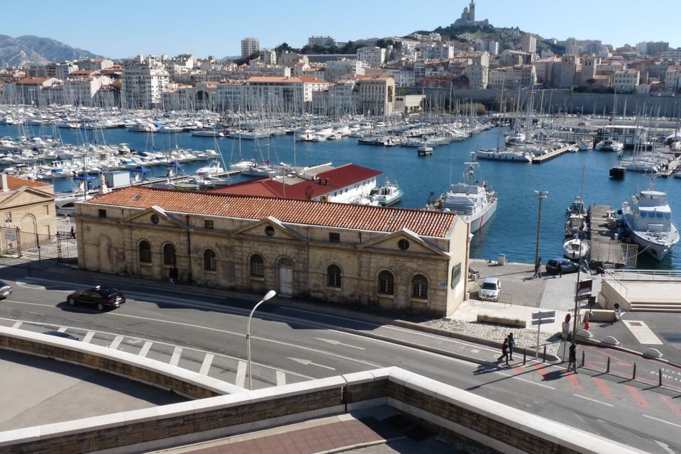 Marseille: First Discovery Walk and Reading Walking Tour - Navigating the Tour