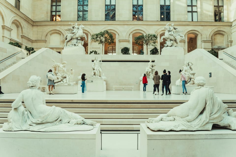 Mona Lisa and Treasures: 6-people Max Louvre Experience - What to Bring and Restrictions