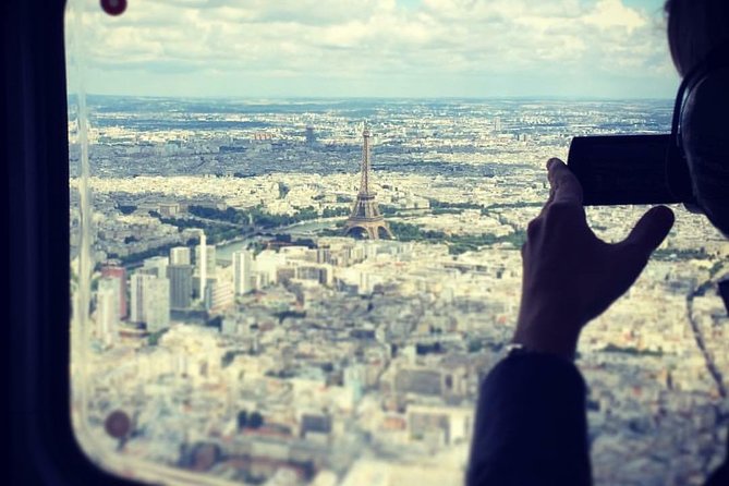 Paris and Versailles Sightseeing Helicopter Tour - Return Flight and Final Sights