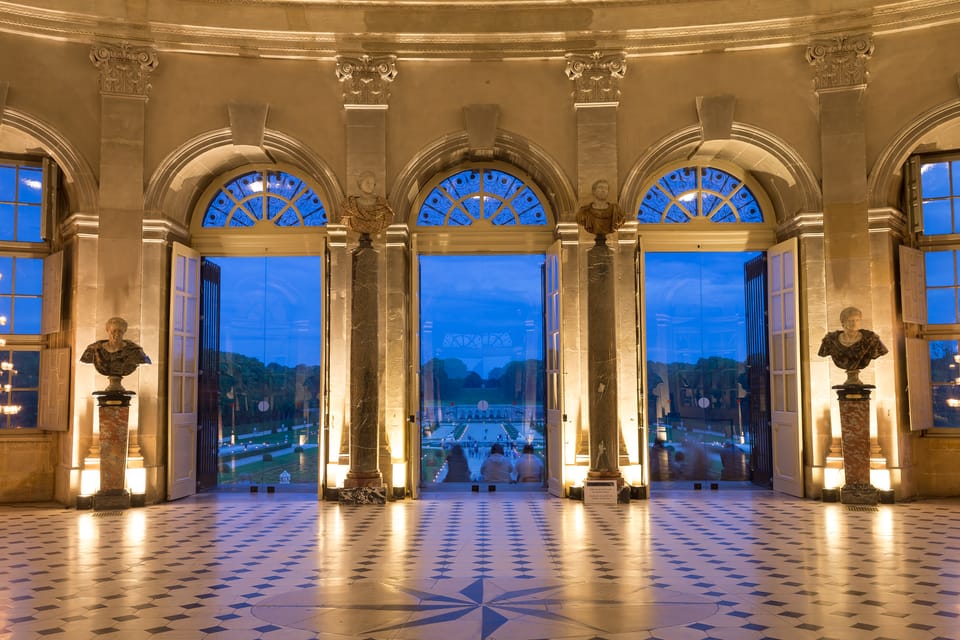 Paris: Candlelit Dinner at Vaux-le-Vicomte by Limousine - Frequently Asked Questions