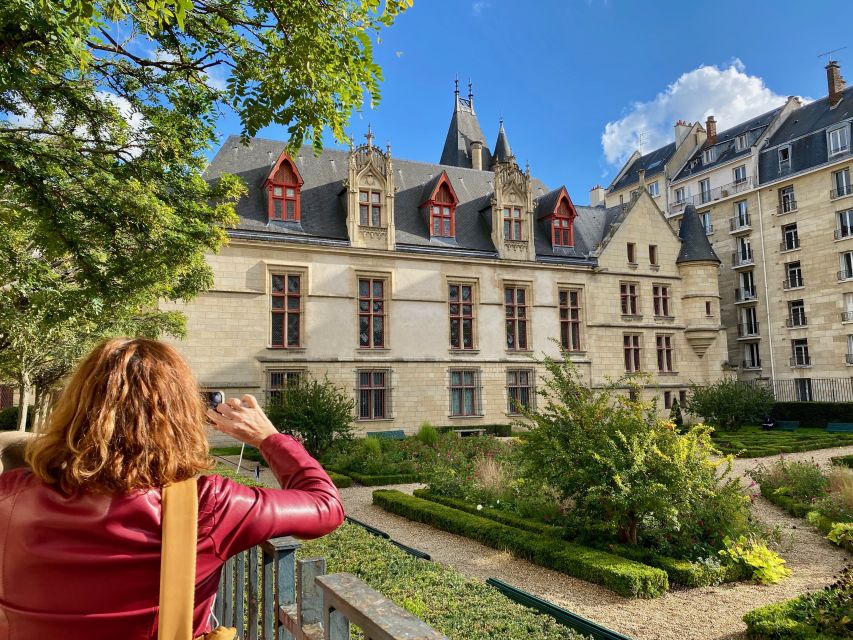 Paris: Hidden Marais Smartphone Audio Walking Tour - Exploring Historical Mansions and Gardens