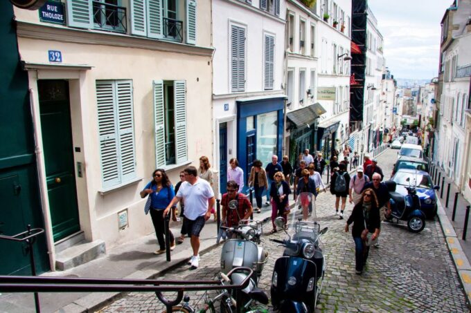 Paris: Montmartre 2-Hour Walking Tour - Activity and Price