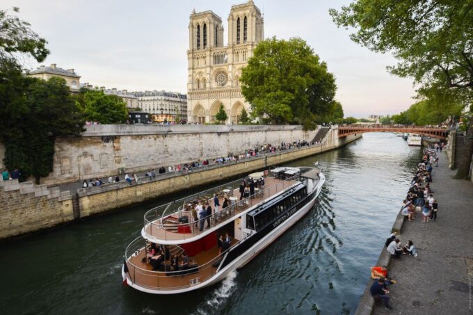 Paris: Seine Cruise and Smartphone Audio Walking Tour - Suitability and Accessibility