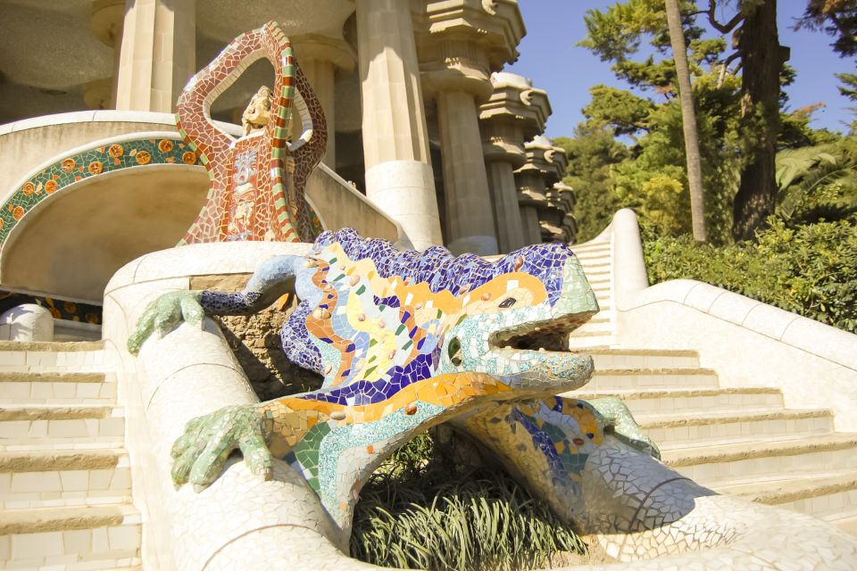 Park Güell: Guided Tour With Skip-The-Line Entry Ticket - Architectural Features