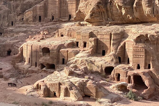 Petra and Wadi Rum in One Day | The Jordanian Mappers - Discovering the Wonders of Petra