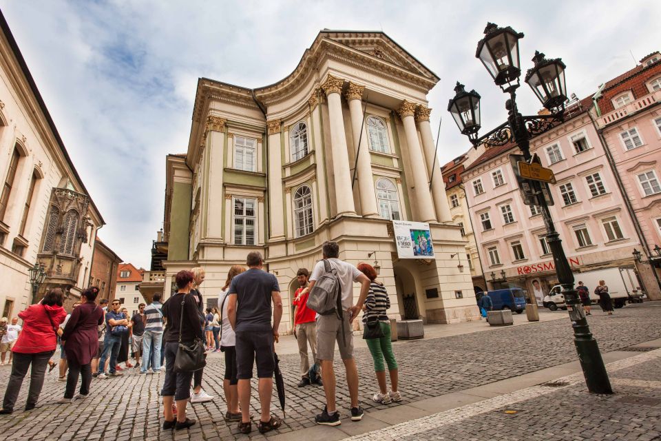 Prague: 6-Hour City Tour Including Cruise and Lunch - Exploration Style