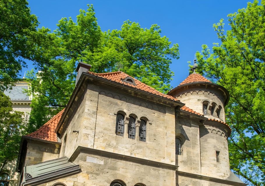 Prague: Prague Synagogues & the Jewish Cemetery Guided Tour - Tour Details